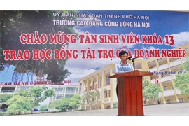 Chào mừng tân sinh viên khóa 13 nhập trường, trao học bổng tài trợ của doanh nghiệp