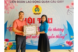 Công đoàn trường Cao đẳng Cộng đồng Hà Nội hưởng ứng phong trào  “Tặng áo dài - Trao yêu thương - Gìn giữ nét đẹp truyền thống”