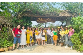 TRƯỜNG CAO ĐẲNG CỘNG ĐỒNG HÀ NỘI TỔ CHỨC THAM QUAN, DÃ NGOẠI NHÂN KỶ NIỆM NGÀY PHỤ NỮ VIỆT NAM 20 - 10